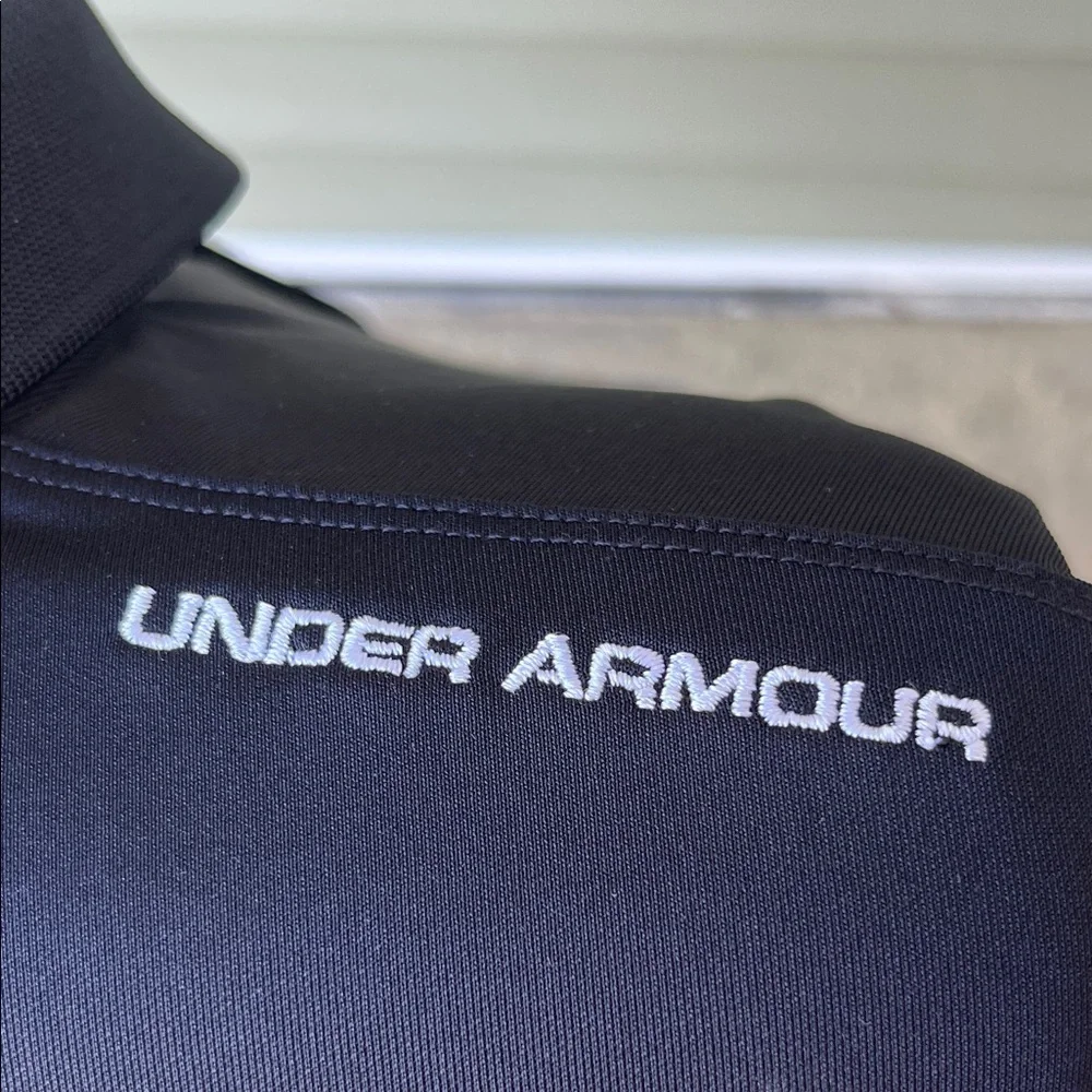 New Under Armour youth Polo Shirt in Black with White Logo - Picture 9 of 14